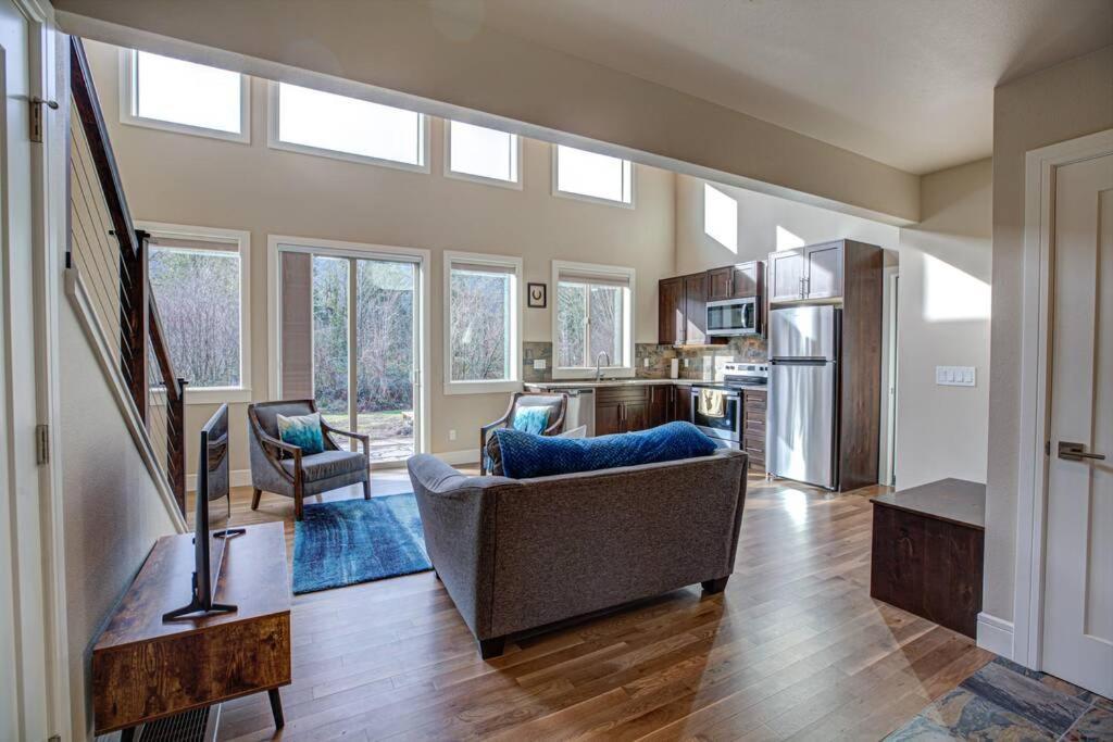 Newly Built Modern Chalet Duplex - 2 Mount Hood Village Extérieur photo